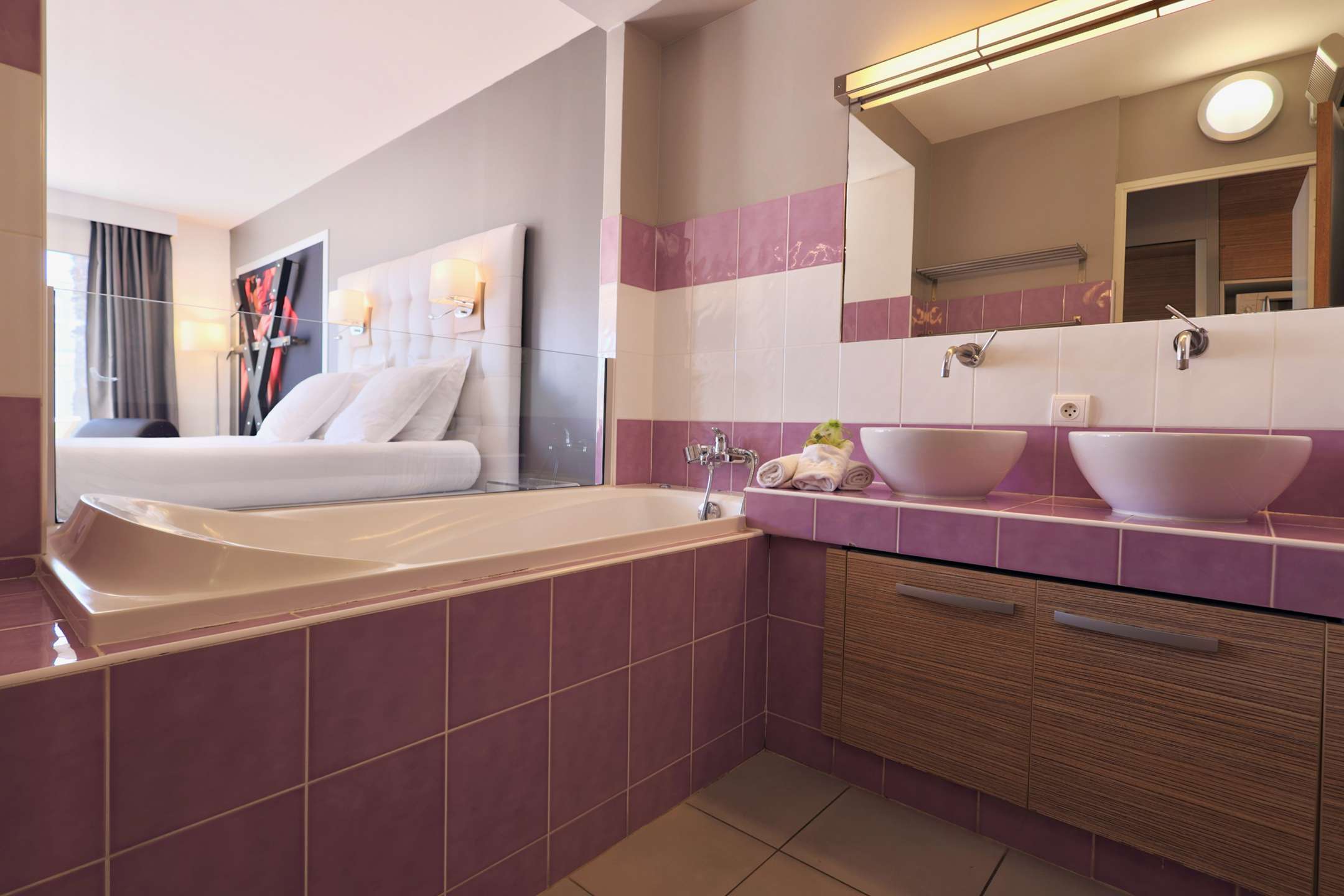 LOVE ROOM Jardin d'Eden JE117 - Suite Junior Premium - 2 personnes