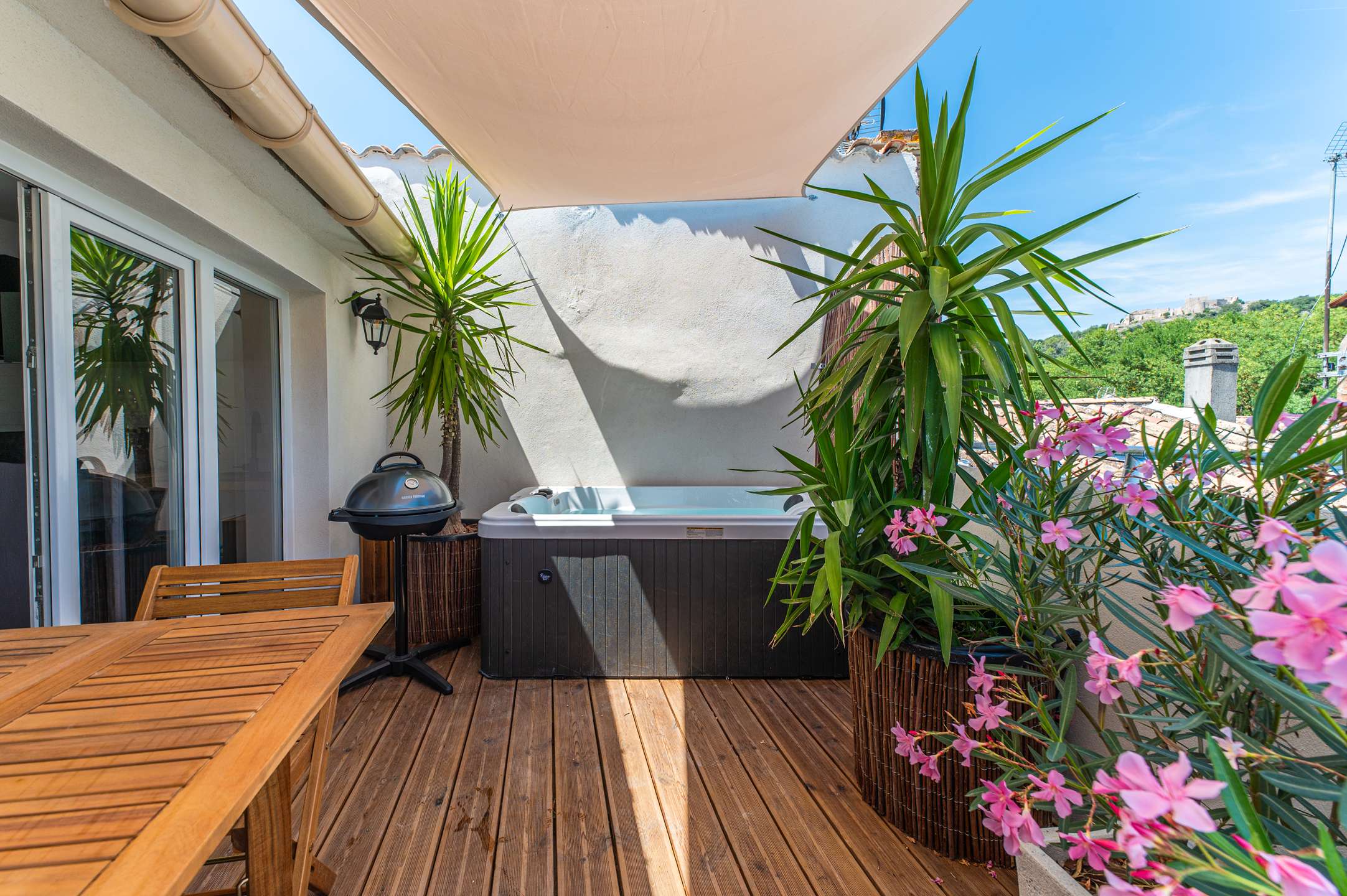 Le Colombier – Jacuzzi & Terrasse Tropézienne — photo 16