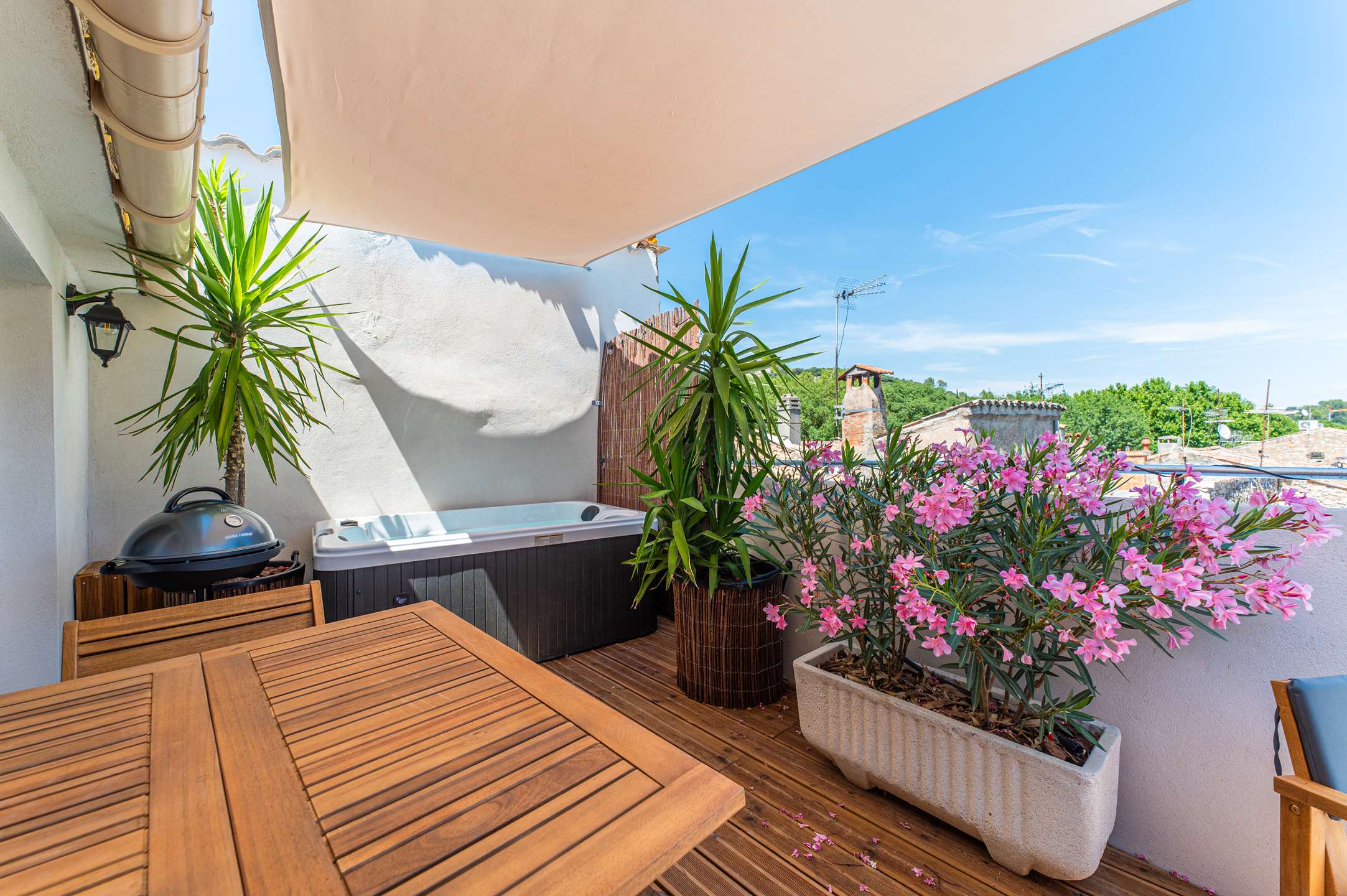 Le Colombier – Jacuzzi & Terrasse Tropézienne — photo 17