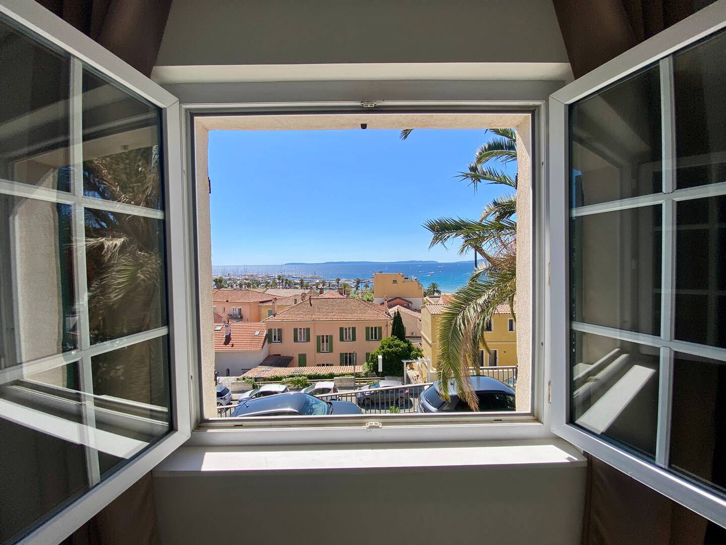 "Le Palmier" - Vue Mer - Climatisé - Plein Centre