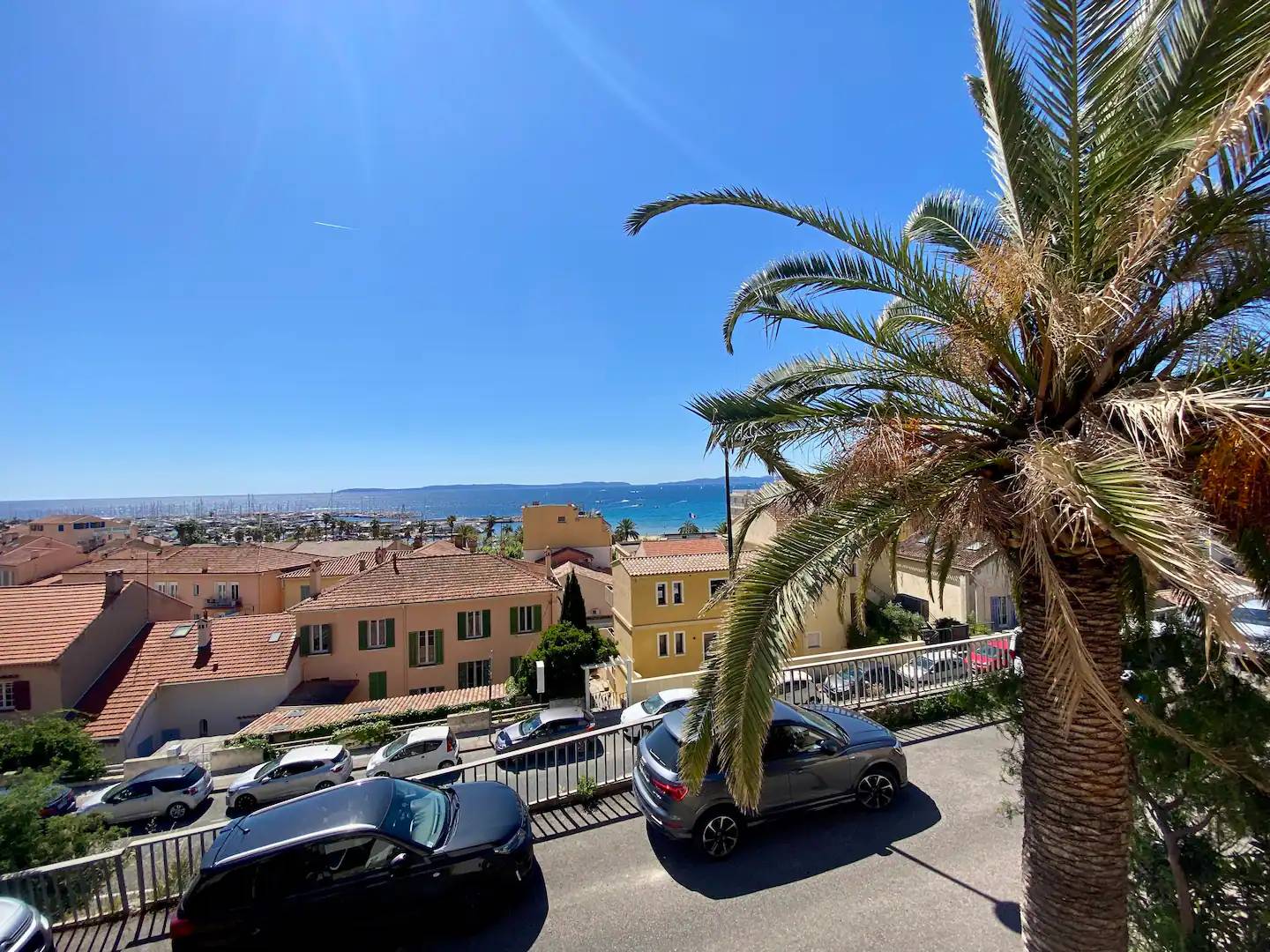 "Le Palmier" - Vue Mer - Climatisé - Plein Centre