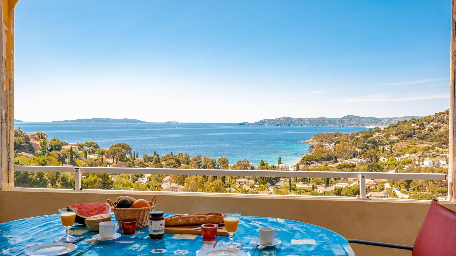 "Romarin" - Vue sublime sur la baie d'Aiguebelle
