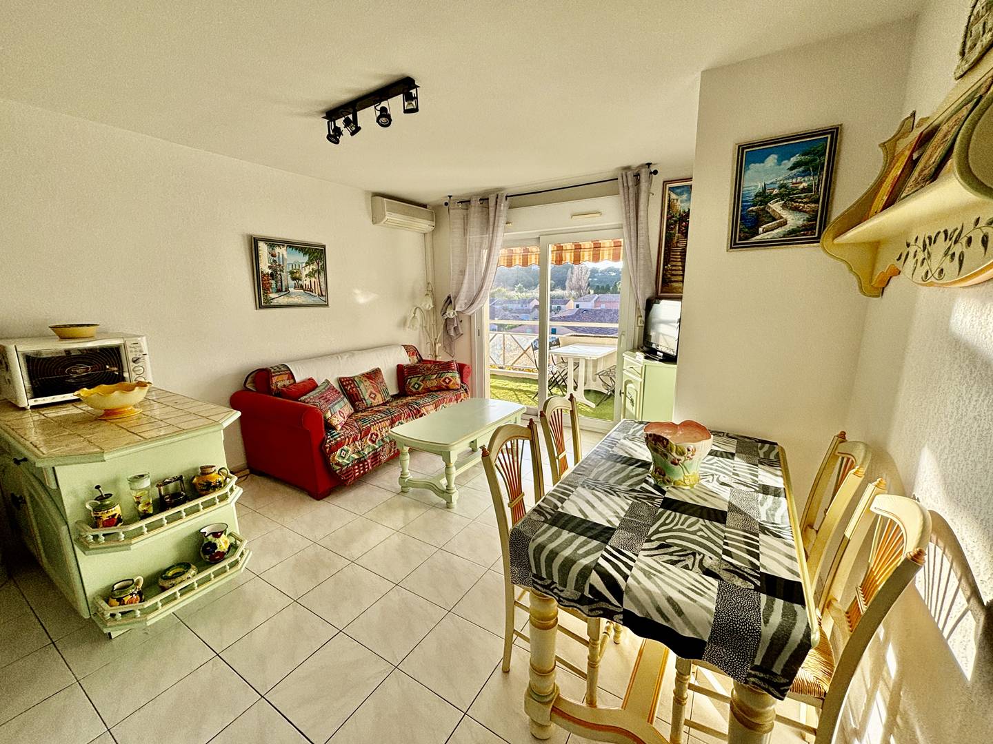 T2 Climatisé - Proche du Grand Jardin et du Marché