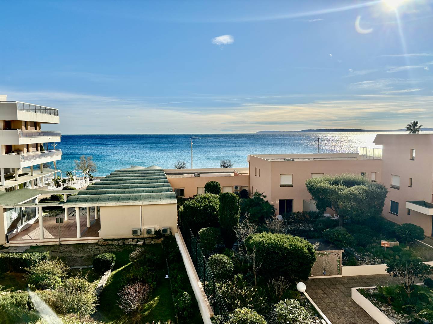 LE GRAND LARGE - VUE MER - PLAGE EN BAS DE L'IMMEUBLE
