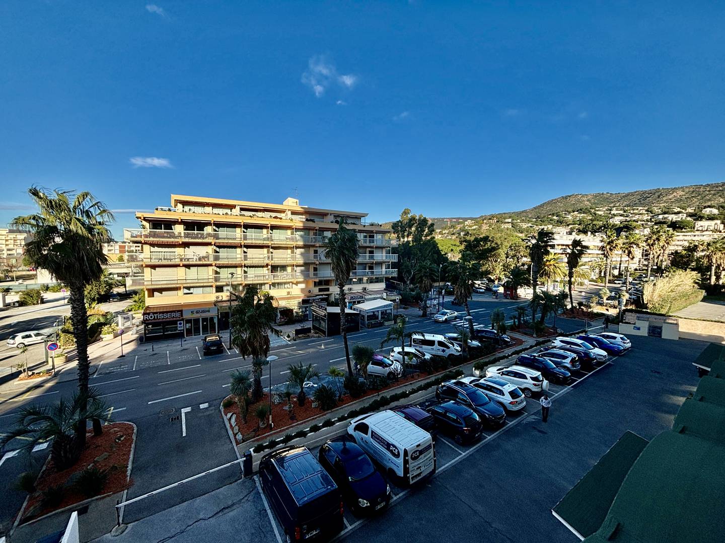 LE GRAND LARGE - VUE MER - PLAGE EN BAS DE L'IMMEUBLE