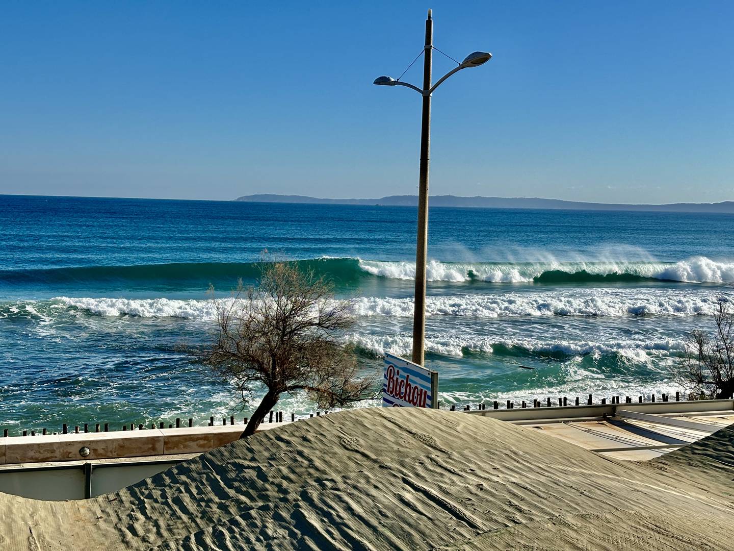 LE GRAND LARGE - Comme un bateau sur l'eau