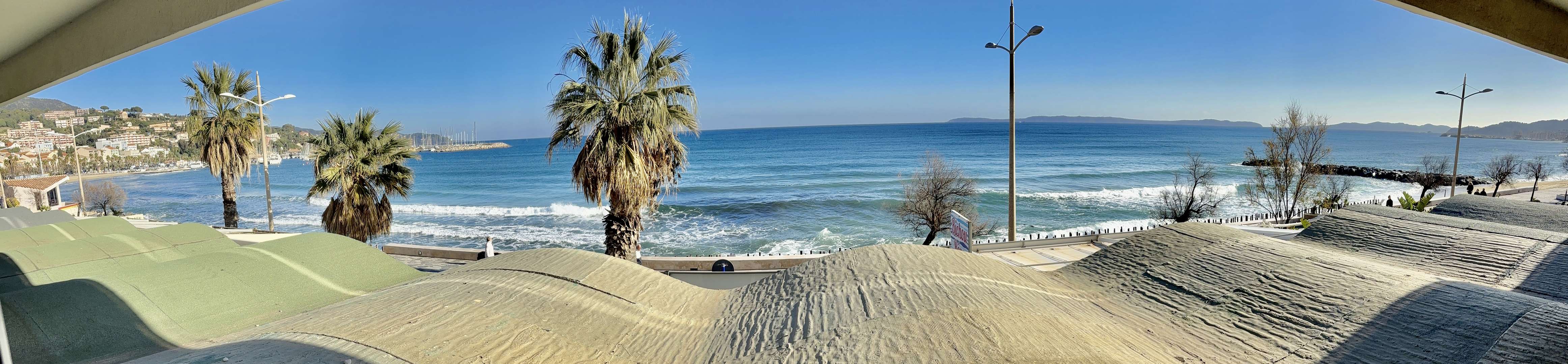 LE GRAND LARGE - Comme un bateau sur l'eau