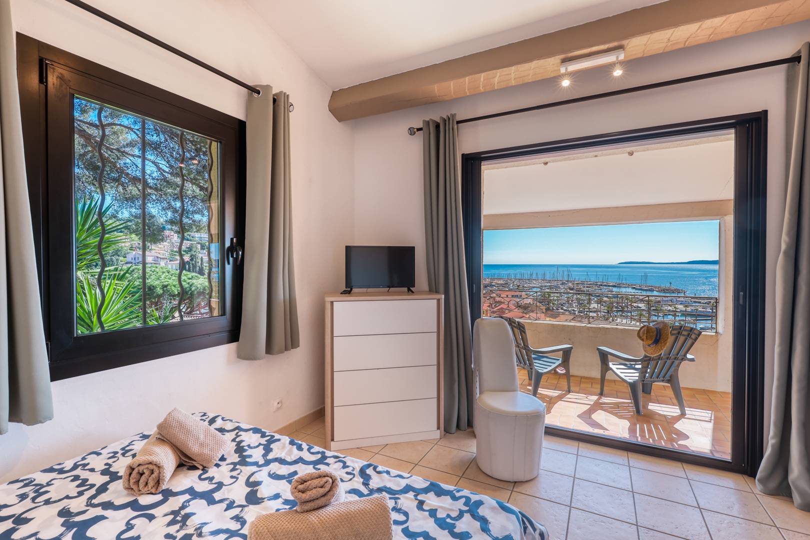 VILLA Le Lavandou - Pleine vue mer, port et îles - Tout à pieds - Clim