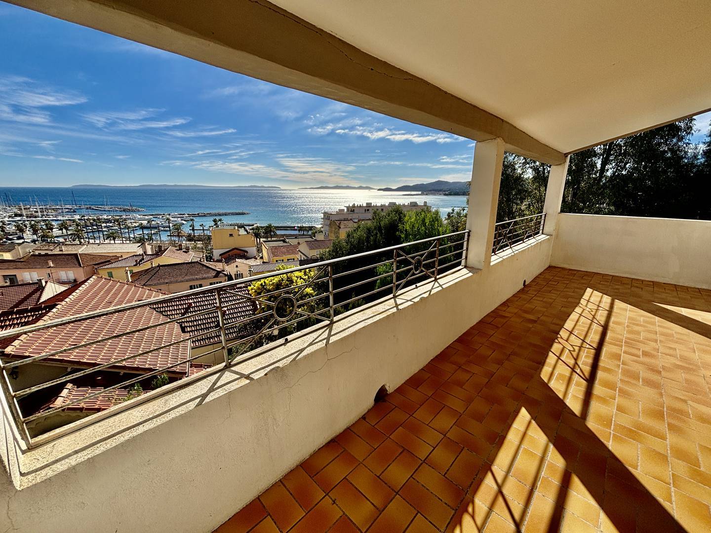 VILLA Le Lavandou - Pleine vue mer, port et îles - Tout à pieds - Clim