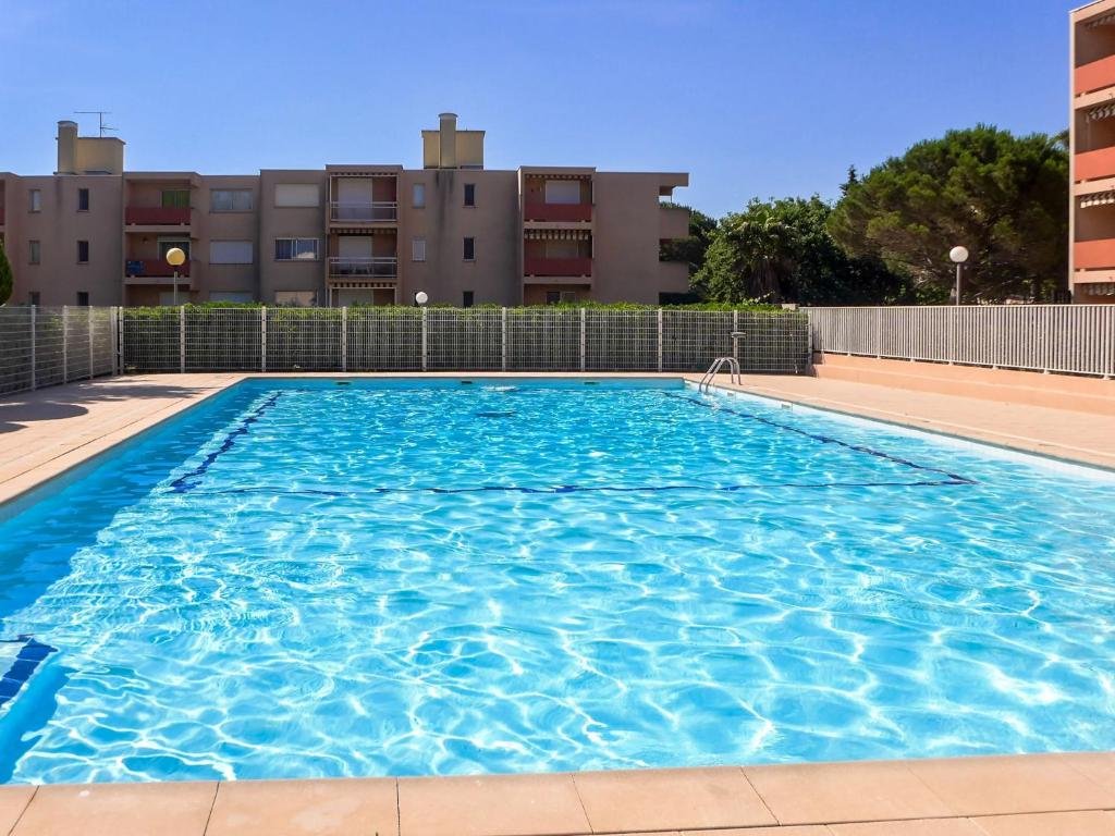 Studio climatisé avec terrasse et piscine - Les rives de la Favière
