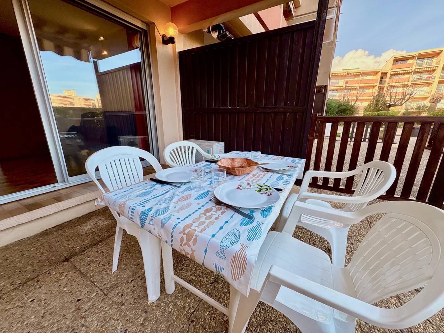 Studio climatisé avec terrasse et piscine - Les rives de la Favière 