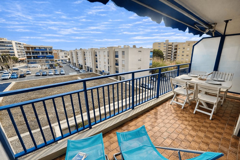 T2 lumineux avec terrasse et parking privé à deux pas de la plage