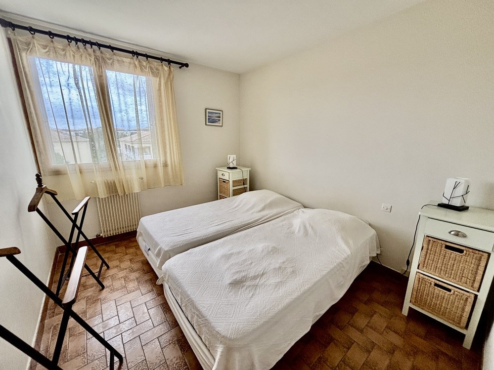 T2 lumineux avec terrasse et parking privé à deux pas de la plage