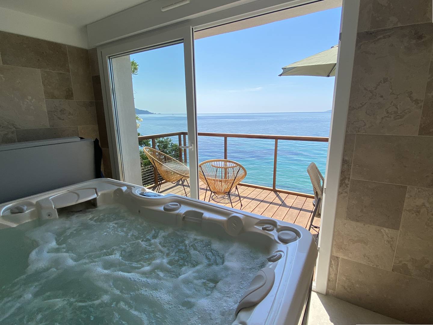 Une adresse rare pieds dans l'eau - Jacuzzi - Plage privée