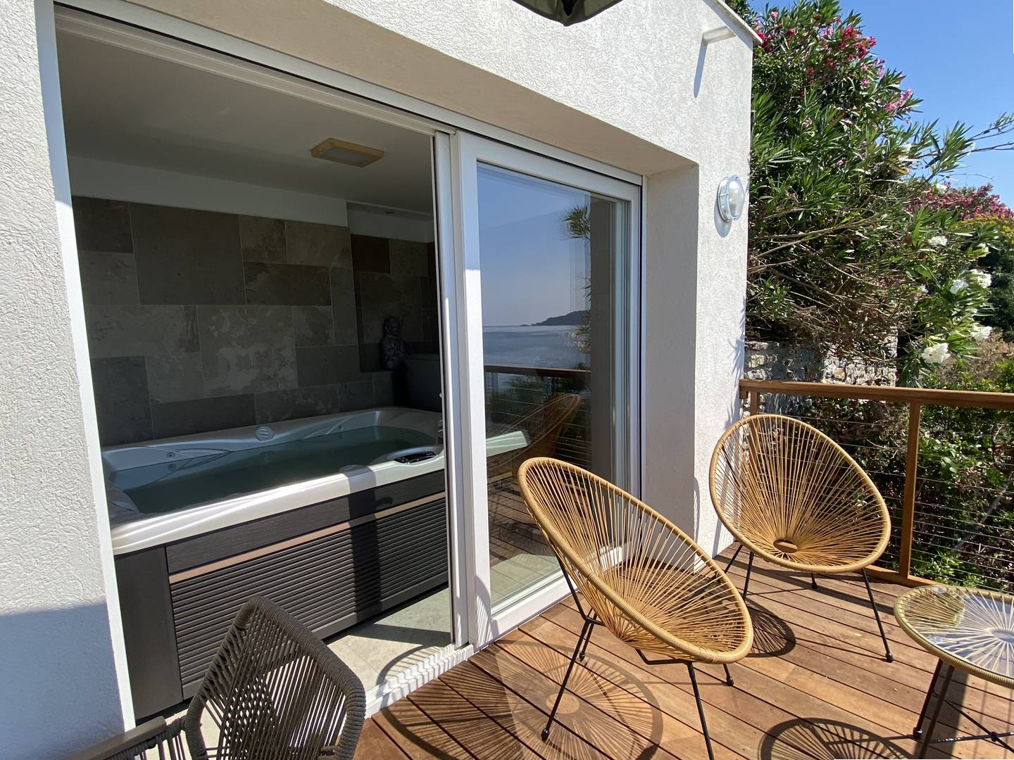 Une adresse rare pieds dans l'eau - Jacuzzi - Plage privée