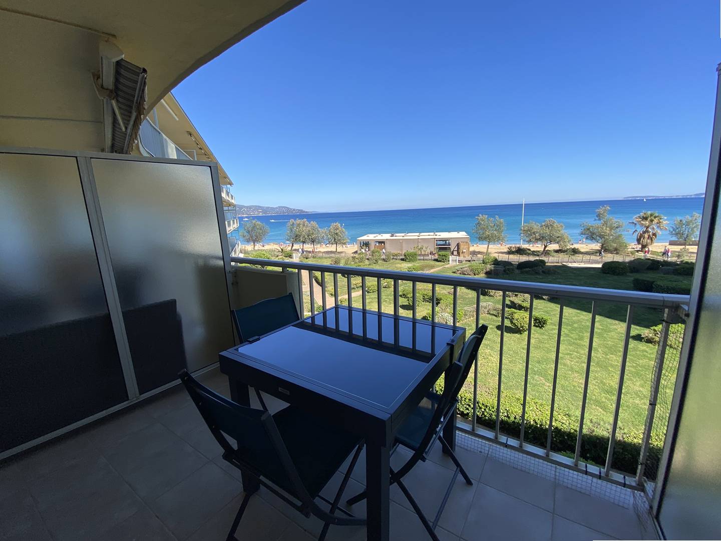 Le Bleu à perte de vue – T3 avec Terrasse & Plage directe