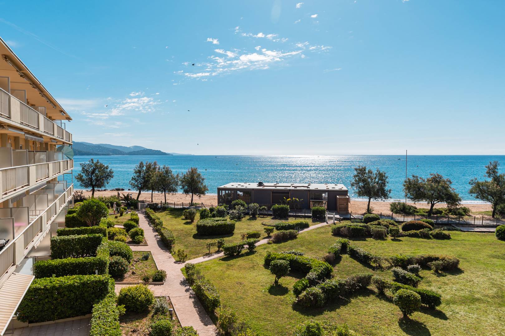 Le Bleu à perte de vue – T3 avec Terrasse & Plage directe