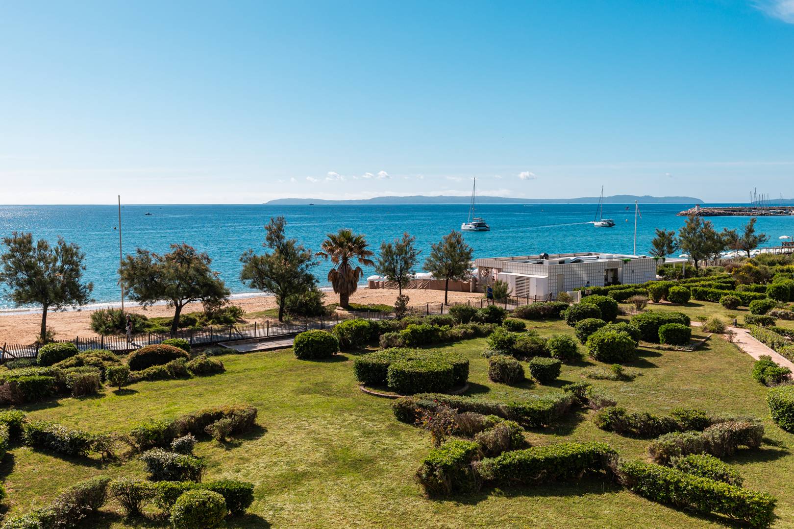Le Bleu à perte de vue – T3 avec Terrasse & Plage directe