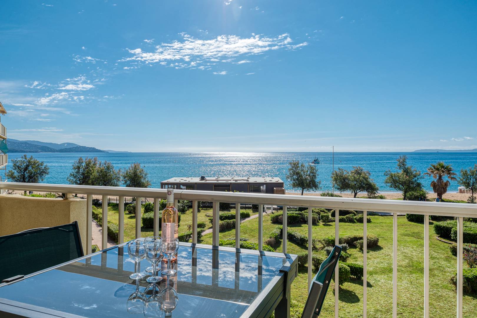 Le Bleu à perte de vue – T3 avec Terrasse & Plage directe