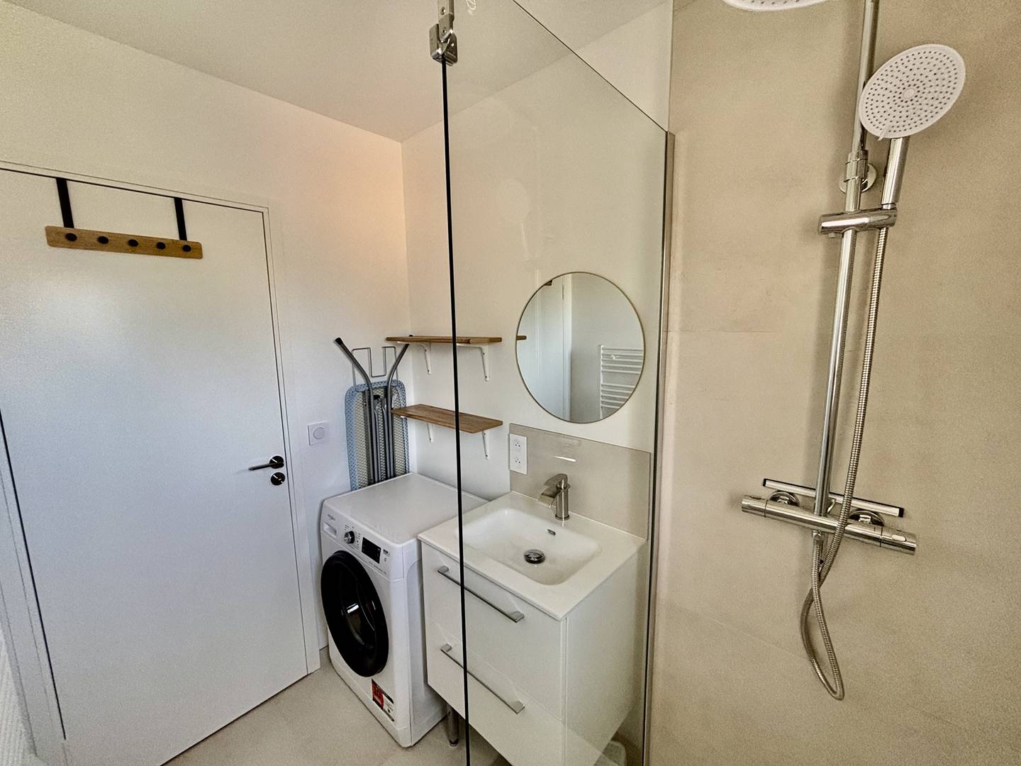 T3 refait à neuf - Clim – plage à 300m, centre à pied, balcon & wifi
