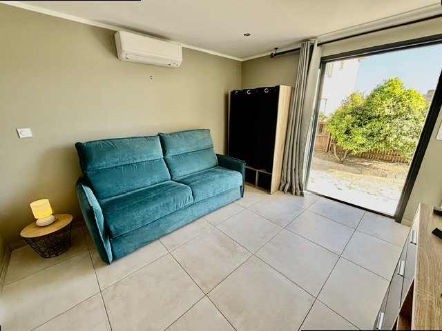 Studio cosy avec grande terrasse au cœur du Lavandou