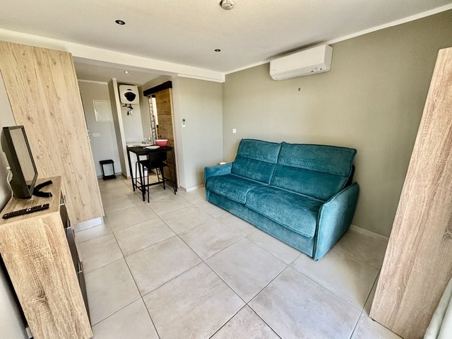 Studio cosy avec grande terrasse au cœur du Lavandou