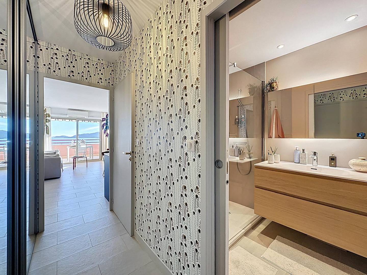 Vue Mer Exceptionnelle | Plage à pied | Piscine | Parking privé | Clim