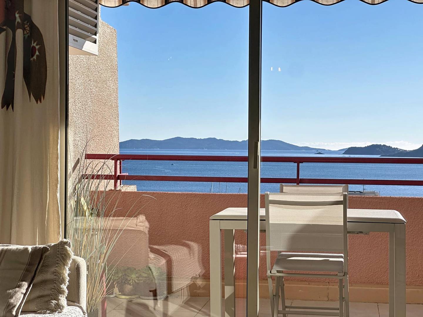 Vue Mer Exceptionnelle | Plage à pied | Piscine | Parking privé | Clim