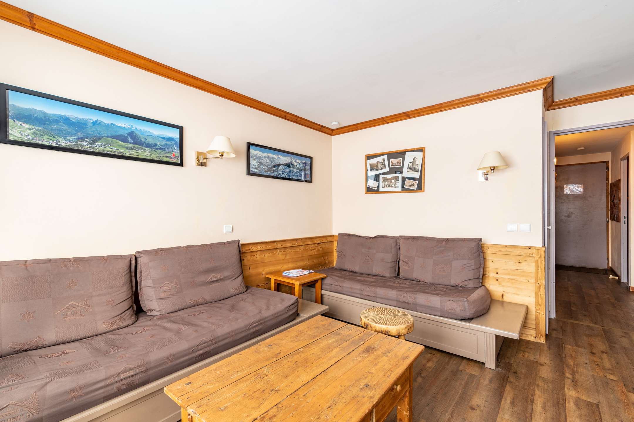 2 roomed + cabin apt, 5/6 people, on the pistes - ref 001MSA - 1