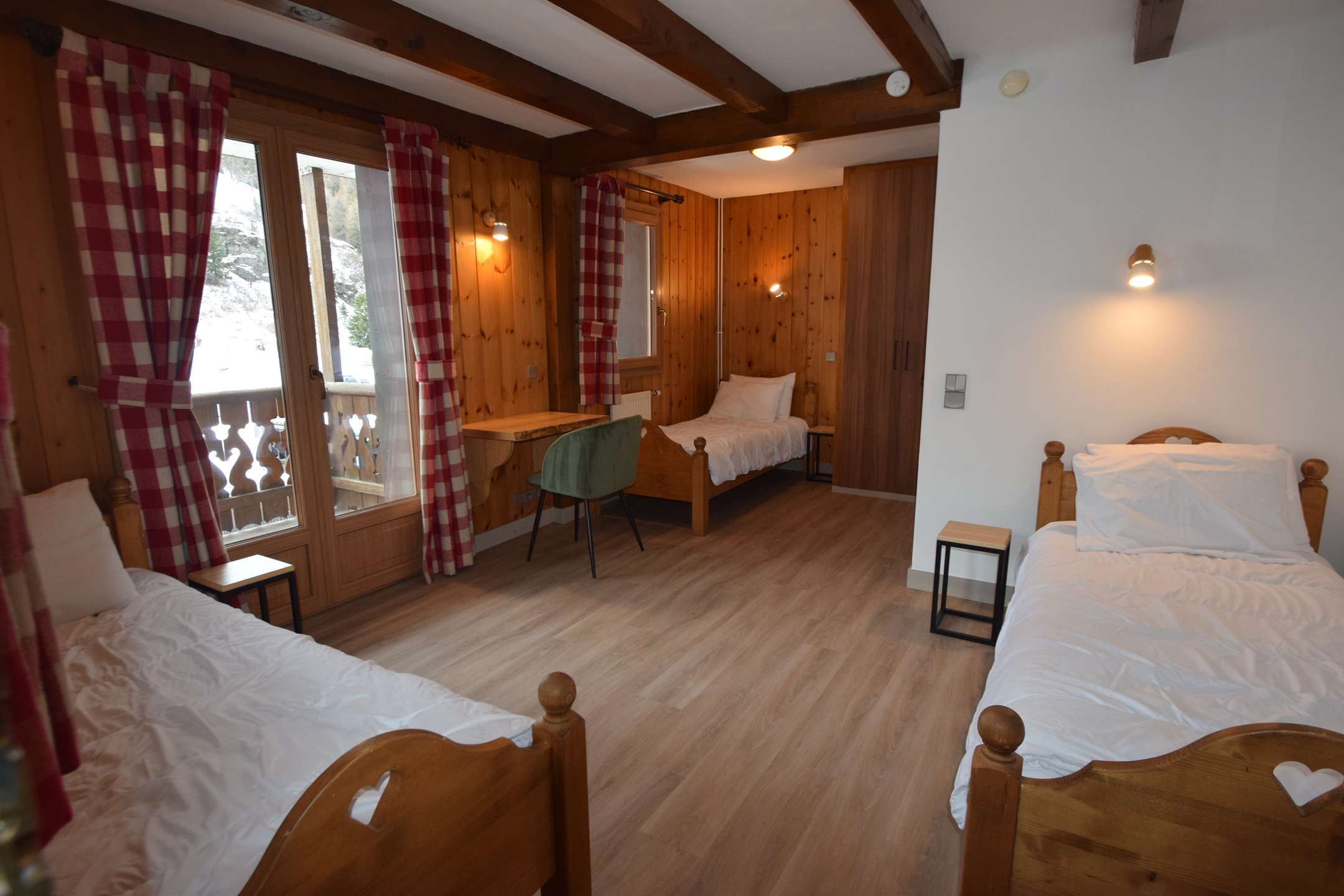 CHALET MITOYEN 10/12 pers - 100m des pistes SAUNA- WIFI - PLAGNE 1800 - ref CTBEC - 6