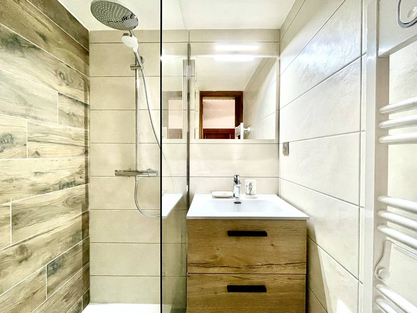 N°31 : mezzanine studio 4 pers. SUD Piscine sauna hammam - ref Club Alpina n°31 - 6